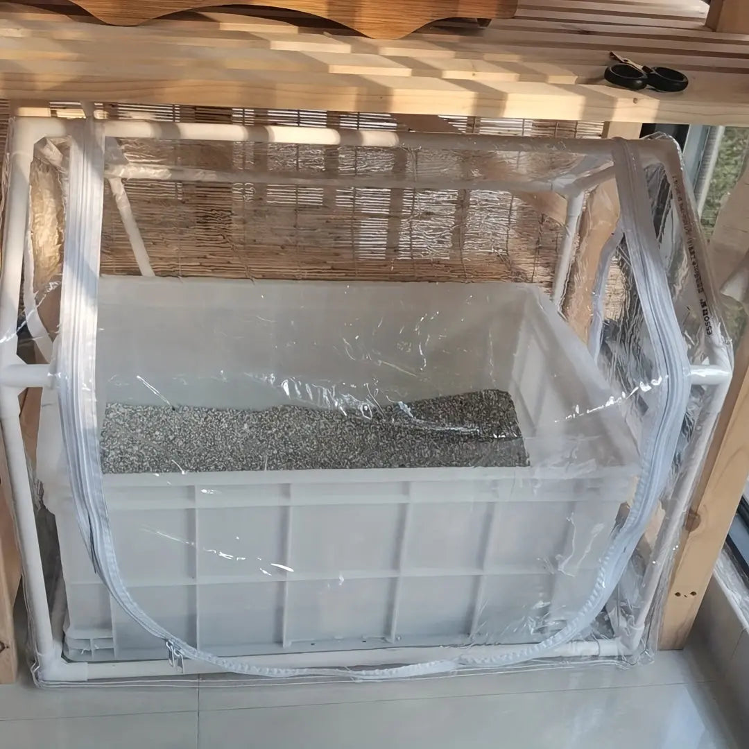 Haven Ventilated Outdoor Indoor Cat House TM